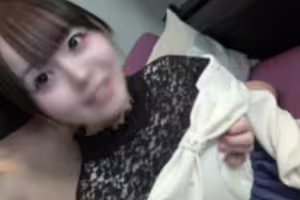 FC2-PPV-4712423 【お宝】アイドルデビュー前の秘蔵映像。カメラの前で恥じらい、白く細いカラダが赤くなる。ステージ上では見ることのできない淫らな姿。