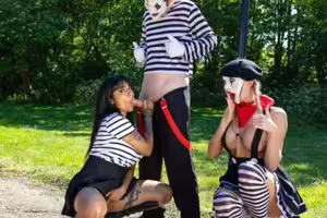 Yasmina Khan, Frances Bentley – Sexy Street Mimes