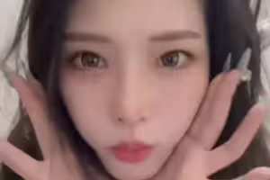 可爱活泼的美女被干到失声-Looks