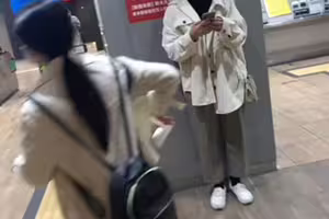 FC2-PPV-4787798 【先着30名500円オフ】はるか18歳_2・顔射インタビュー（11）。「お●●さんごめんなさい」あのアイドル級逸材っ*がお金ほしさに再登場！レビューに感謝＆顔射される一部始終（053）