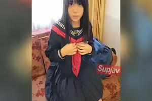 FC2PPV 4859770 春季貓咪節新品特惠 75% 折扣【無碼】看似清純的Z世代怪物，卻暴露了她性欲旺盛的一面！！她的私處還沾滿了變態老頭的精液真是太色情了！！