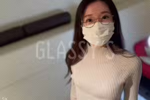 fc2-ppv 4691059 ＃20與可愛的日本美女搭配眼鏡的可愛的日本美女的巨大噴水性愛
