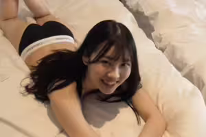 FC2-PPV-4793073 みおちゃんがCKの下着姿で焦らし手コキ♡そのままえっちな気分になっちゃって中出し懇願セックス！