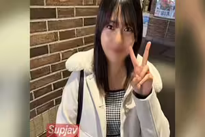 FC2PPV 4849993 [3月10日前1090積分] [首次拍攝] [2次拍攝] 一位剛從青森搬到東京的D罩杯、清純可人的白皙女孩。身體契合度極佳，她呻吟著：“感覺真好我要高潮了！”並多次痙攣。在她毛茸茸的濕潤陰道裏射出滿滿的精液。