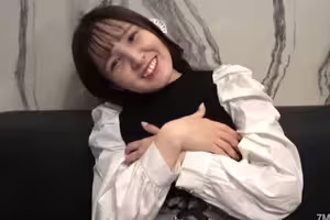 fc2-ppv 4817955 【素人私拍中出♥】天真無邪的小姐姐，這麼色情，拍戲都可以，真是奇蹟！ ！ | FC2電子市場