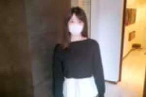 FC2-PPV-4699392 ♡6/15日迄半額【【無・完全素人・生中出し】美人OL24歳ファンが殺到！仕事帰りのおじさんの先走りチンポを舐めまわす、最高の超絶美人！ホテルでいっぱい責められて、のけぞり絶頂ざんまい！生（なま）中出