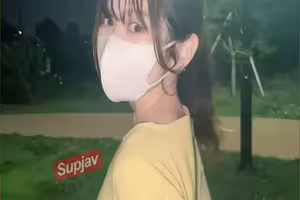 FC2PPV 4838001 [Miyu，21歲] 剛搬到東京的護理系學生在深夜公園的汽車裏自慰。她脫下連褲襪，在後座上自慰。