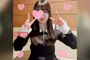 FC2PPV 4830976 【初撮り】【顔出し】【モ無】美肌！丁度よいスタイル！！潮吹き清楚系女子と濃厚フェラ抜きフィニッシュ！！LIVECAM