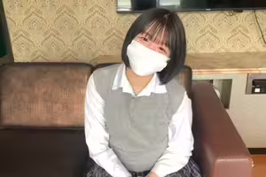 FC2-PPV-4716362 【無修正】　制服黒髪清楚なのにエロすぎる！　甘え上手な***に唾液飲ましてもらう代わりに、綺麗なピンクまんこに精液を膣に流し込む！　