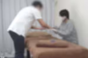 fc2-ppv 4813230 ♡半價截止至12/21！[無/生中出]住在附近的一位二十多歲、頭髮自然蓬鬆的可愛女人又來到了我們店。非常開朗可愛的熱愛動漫的H戀人，而且獎金也增加了！| FC2電子市場