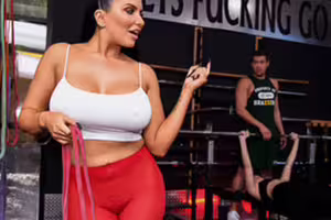 Romi Rain – Spotting Her Ass