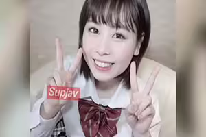 FC2PPV 4844855 一位美麗、苗條、純潔的女孩，很適合出演晨間劇女主角，她的第一部捆綁性愛視頻被拍攝了！